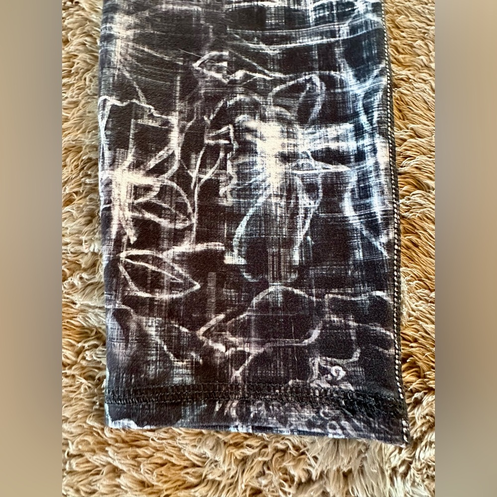 Spyder Black and White Patterned Leggings Size Medium - Picture 10 of 16